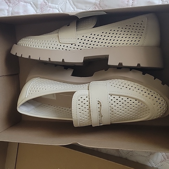 Dolce Vita Malila ivory color Loafers - Picture 6 of 10